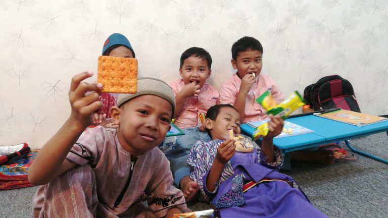 Read more about the article “Jum’at Berkah” berbagi menjadikan Dermawan